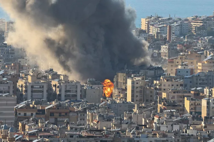 Bombardeo israelí en el sur de Beirut, el 2 de marzo. · Foto: Ibrahim Amro, AFP