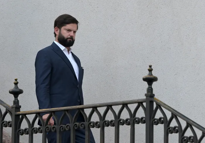 Gabriel Boric, tras la reunión con José Antonio Kast, el 3 de marzo,  en el palacio de gobierno de Santiago. · Foto: Rodrigo Arangua, AFP