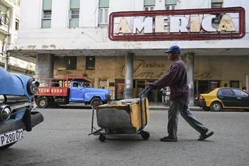 Teatro América, en La Habana, Cuba, el 13 de marzo. · Foto: Yamil Lage, AFP