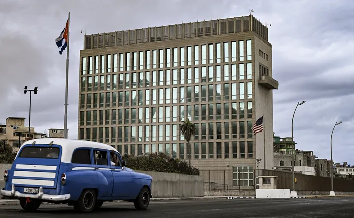 Embajada de Estados Unidos en La Habana el 17 de marzo de 2026. · Foto: Yamil Lage, AFP