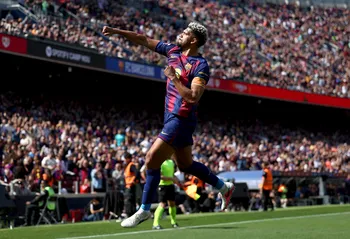 ​​Ronald Araújo tras convertir el gol de la victoria del Barcelona, el 22 de marzo, en el Camp Nou. · Foto: Josep Lago, AFP