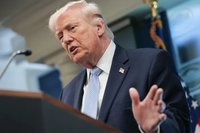 El presidente estadounidense Donald Trump en conferencia de prensa en la Casa Blanca. · Foto: Kent Nishimura, AFP