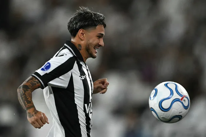 Mateo Ponte, de Botafogo, durante el encuentro por Copa Sudamericana contra Caracas FC, el 9 de abril, en el estadio Nilton Santos. · Foto: Mauro Pimentel, AFP