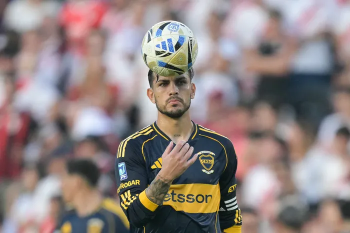 Leandro Paredes, de Boca Juniors, durante el clásico argentino contra River Plate, el 19 de abril, en el estadio Monumental. · Foto: Juan Mabromata / AFP