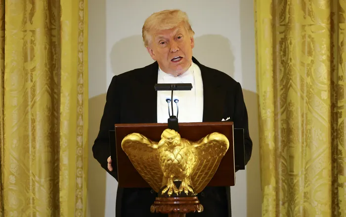 El presidente de Estados Unidos, Donald Trump, el 28 de abril, en la Casa Blanca. · Foto: Henry Nicholls, AFP