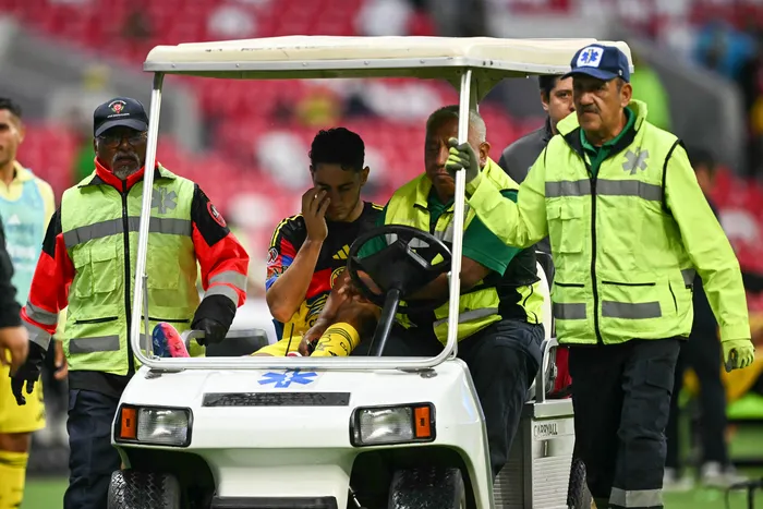 Sebastián Cáceres, de América, el 3 de mayo, ante Pumas, en el estadio Azteca, en Ciudad de México. · Foto: Carl de Souza, AFP