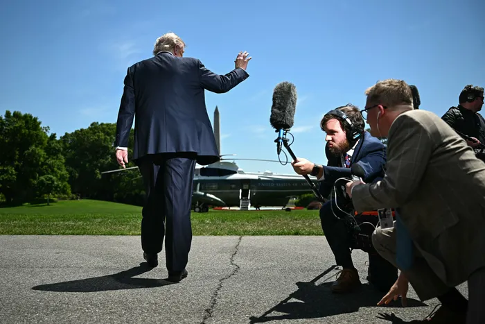 Donald Trump, el 12 de mayo, en la Casa Blanca. · Foto: Kent Nishimura, AFP