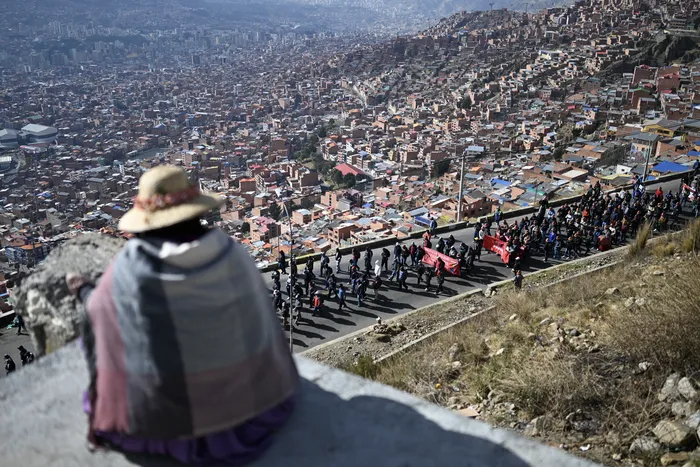 Movilización contra el gobierno boliviano, el 22 de mayo, en la carretera que une El Alto con la Paz. · Foto: Marvin Recinos / AFP