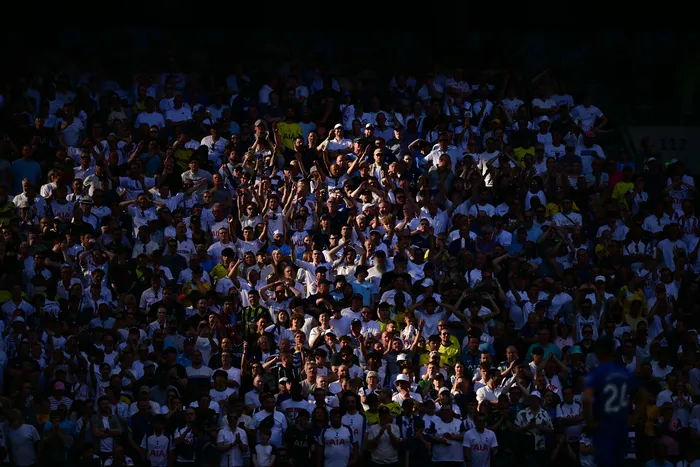 Hinchada del Tottenham, el 24 de mayo, durante el partido por la Premier League contra el Everton en el Tottenham Hotspur Stadium de Londres. · Foto: Ben Stansall, AFP