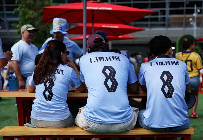 Hinchas de Uruguay, el 15 de junio, en el Hard Rock Stadium de Miami. Foto: Molly Darlington, AFP