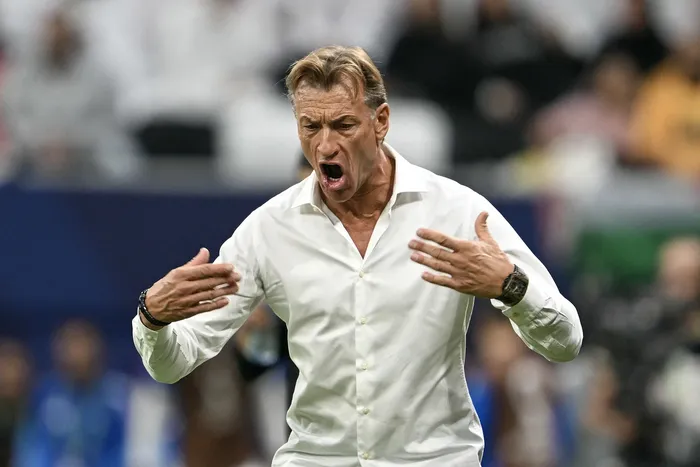 Hervé Renard, durante un partido entre Arabia Saudita y Jordania en el estadio Al-Bayt en Al-Khor (archivo, diciembre de 2025).