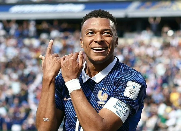Kylian Mbappé, el 16 de julio, en Nueva York. · Foto: Charly Triballeau, AFP