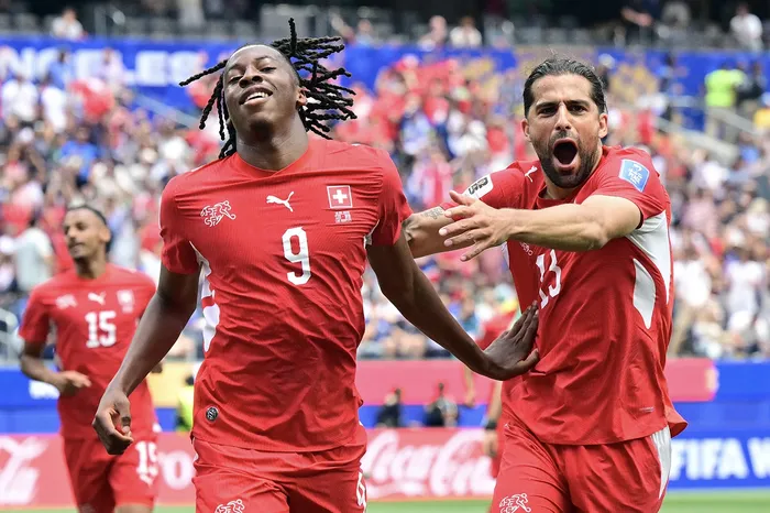 Johan Manzambi, de Suiza, celebra su gol ante Bosnia y Herzegovina en el estadio de Los Ángeles en Inglewood, Estados Unidos. · Foto: Frederic J Brown, AFP