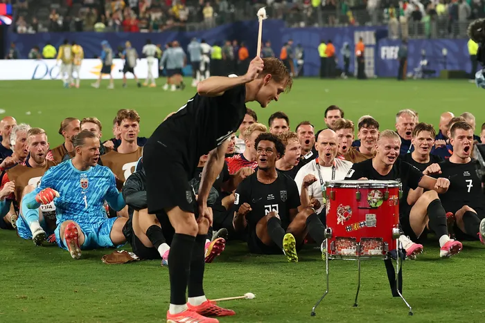 El plantel de Noruega festeja su clasificación, el 22 de junio, en el MetLife Stadium de Nueva Jersey. · Foto: Charly Triballeau, AFP