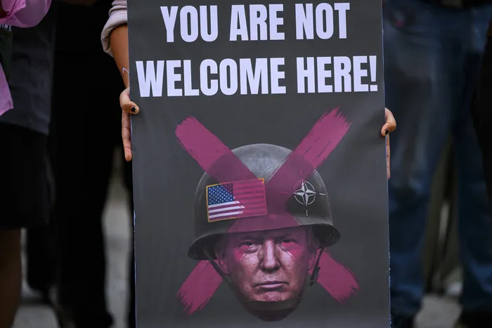 Protestas contra la OTAN, el 5 de julio, en Estambul. · Foto: Yasin Akgul, AFP