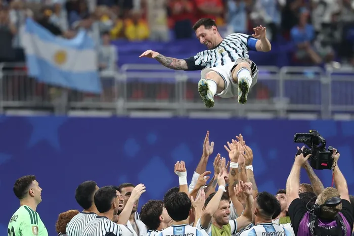 Lionel Messi tras la victoria argentina en el partido de octavos de final con Egipto, disputado en el estadio Atlanta, el 7 de julio. · Foto: Odd Andersen, AFP