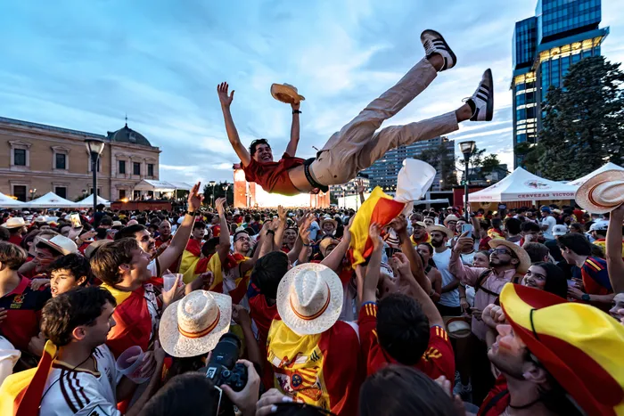 Celebraciones tras la victoria de España contra Francia, el 14 de julio, en Madrid. · Foto: Diego Radames, Anadolu, AFP