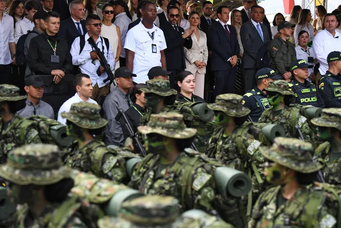 Abelardo de la Espriella en un desfile militar con motivo del Día de la Independencia de Colombia, en Medellín, el 20 de julio. · Foto: Jaime Saldarriaga, AFP