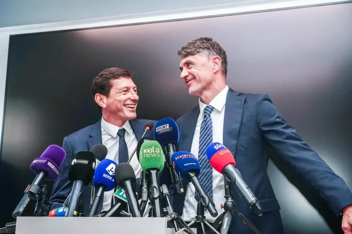 Paolo Maldini y Leonardo, durante una conferencia de prensa el 23 de julio en Milán. · Foto: Emanuele Roberto De Carli, NurPhoto, AFP