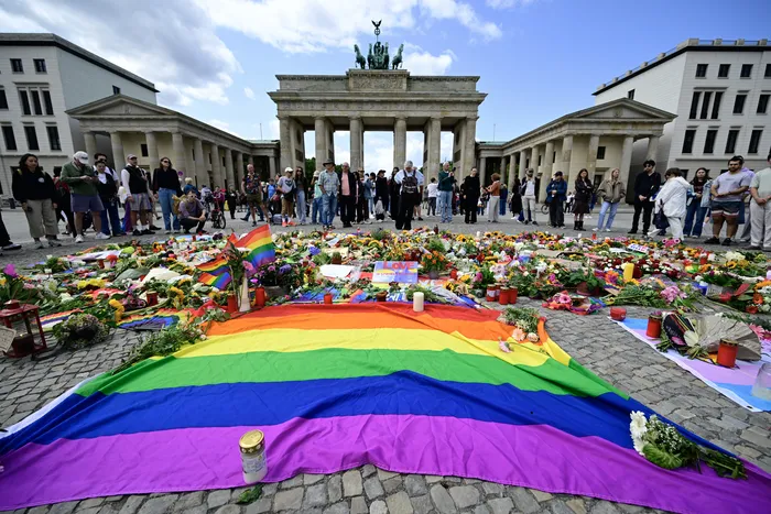 Homenaje a las víctimas del ataque terrorista, el 28 de julio, en la Puerta de Brandeburgo. Foto: John MacDougall, AFP