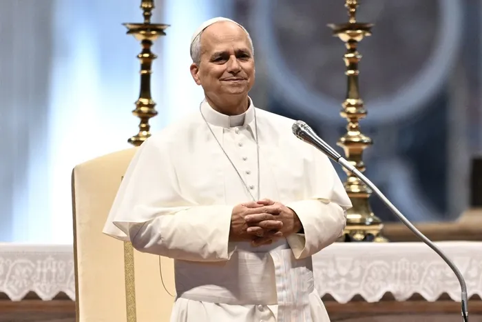 El papa León XIV durante la audiencia general semanal, el 5 de julio, en la Basílica de San Pedro, en el Vaticano. · Foto: Tiziana Fabi, AFP