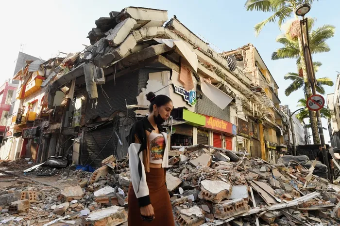 Tras el terremoto en Pereira, Colombia, el 11 de agosto. · Foto: Jaime Saldarriaga, AFP
