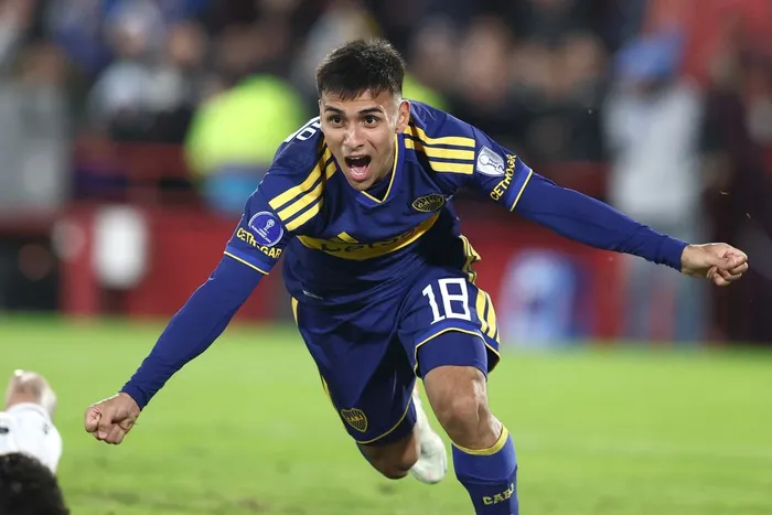 Milton Delgado tras convertir su gol por la Copa Sudamericana ante Deportes Recoleta, el 11 de agosto, en el estadio Tomás Adolfo Ducó, en Buenos Aires. · Foto: Alejandro Pagni, AFP