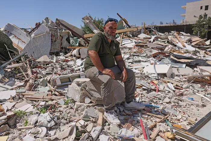Demolición de viviendas palestinas por las autoridades de Israel, el 19 de agosto, en el barrio de Beit Hanina, en Jerusalén. Foto: Ahmad Gharabli, AFP