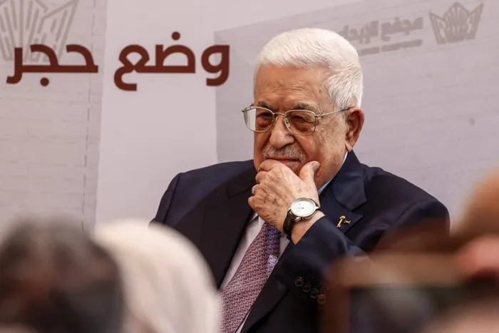 Mahmud Abbas durante la ceremonia de colocación de la primera piedra del Complejo de Innovación y Excelencia en la ciudad de Ramala, el 9 de setiembre, en Cisjordania. · Foto: Zain Jaafar, AFP
