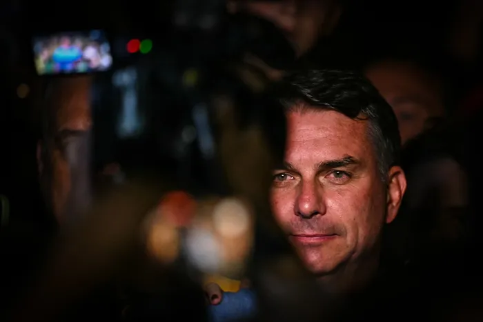 Flávio Bolsonaro, el 4 de octubre, en Brasilia. · Foto: Evaristo Sa, AFP