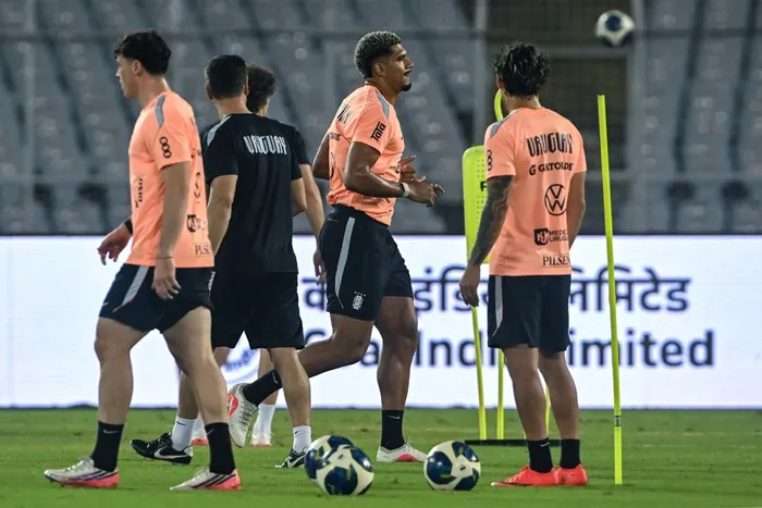 Entrenamiento de la selección en el estadio Salt Lake de Calcuta, el 5 de octubre. · Foto: Dibyangshu Sarkar / AFP