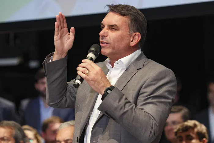 Flavio Bolsonaro, el 7 de octubre, en Brasilia · Foto: AFP