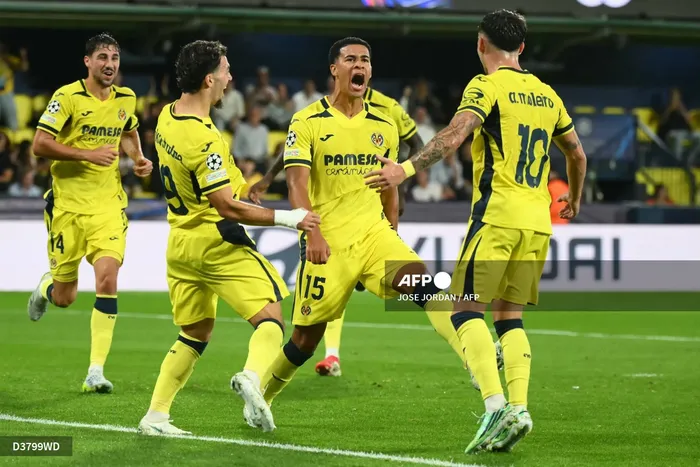 Santiago Mouriño, de Villarreal, el 13 de octubre, en el partido contra Napoli por la Champions League, en el estadio de Villarreal. · Foto: Jose Jordan / AFP
