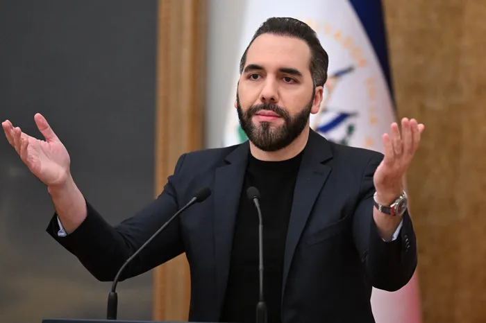 Nayib Bukele, en la Casa Presidencial de San Salvador, el 13 de octubre de 2026. · Foto: Marvin Recinos, AFP