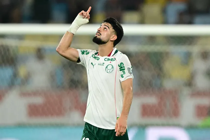 José Manuel López, de Palmeiras, durante el partido contra Fluminense, por la Copa Libertadores, el 14 de octubre, en el estadio Maracaná. · Foto: Pablo Porciúncula, AFP