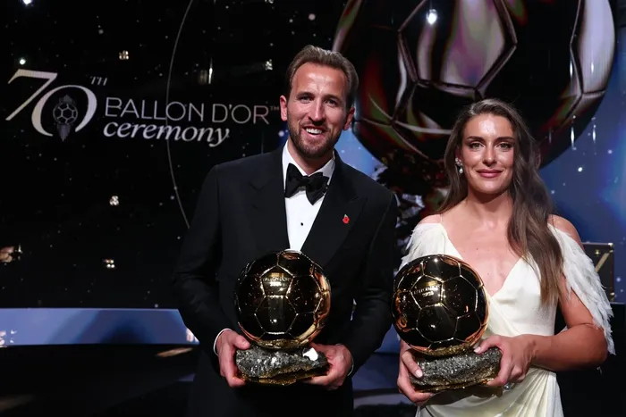 Harry Kane y Alexia Putellas, tras recibir el Balón de Oro, el 26 de octubre, en el Palladium Theatre de Londres. · Foto: Franck Fife,  AFP