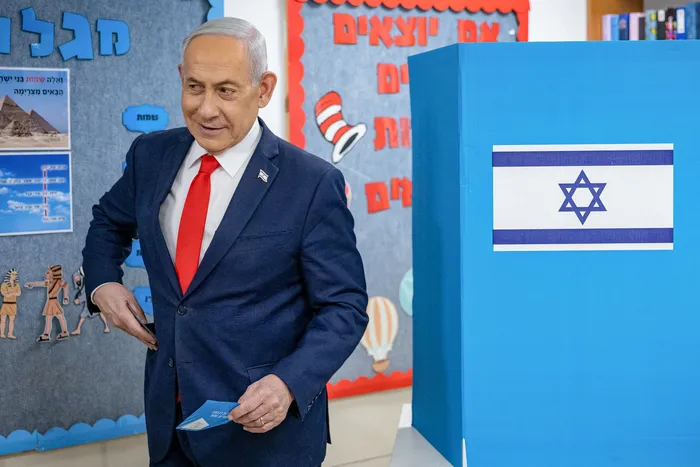 Benjamin Netanyahu, el 27 de octubre, tras su votación en Jerusalem. Foto: Yonatan Sindel, AFP