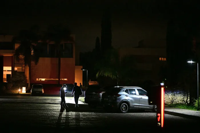 Flávio Bolsonaro en su complejo residencial, en Brasilia, el 26 de octubre. · Foto: Pablo Porciúncula, AFP