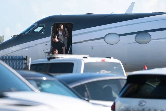 Flávio Bolsonaro, el 28 de octubre, en el Aeropuerto Opa Locka, en Miami. Foto: Joe Raedle, Getty Images, AFP