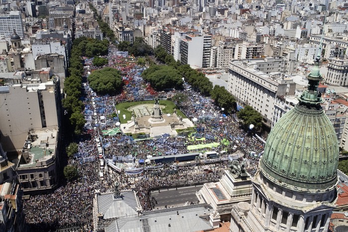 Movilización frente al Congreso durante un paro nacional contra los planes de reforma del gobierno de Javier Milei (archivo, enero de 2024). · Foto: Matías Baglietto, Nurphoto, AFP