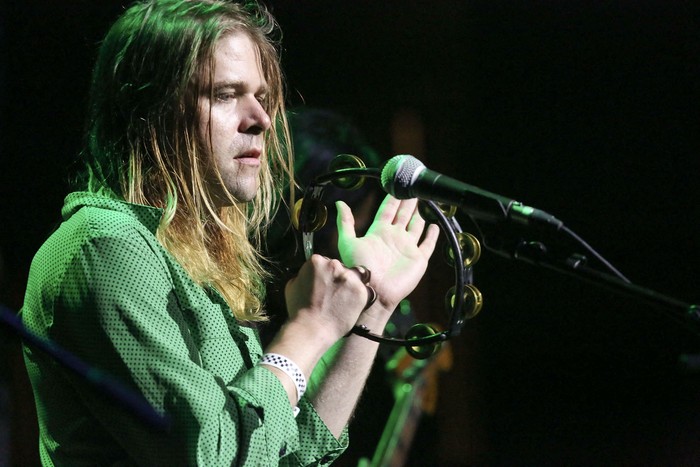 Ariel Pink, durante un show en la sexta edición anual de GENESIS de Art of Elysium, en Los Ángeles, Estados Unidos. · Foto: Ben Horton, Getty Images, AFP