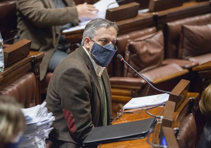 Rodrigo Arim, durante la presentación de una propuesta de Rendición de Cuentas, ante la Comisión de Presupuestos integrada con Hacienda de la Cámara de Diputados (archivo, julio de 2021). · Foto: Alessandro Maradei