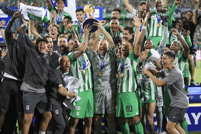 Atlético Nacional, tras ganarle a Deportes Tolima y consagrarse campeón de la Liga colombiana, el 22 de diciembre, en el Estadio Atanasio Girardot en Medellín. Foto: Jaime Saldarriaga, AFP