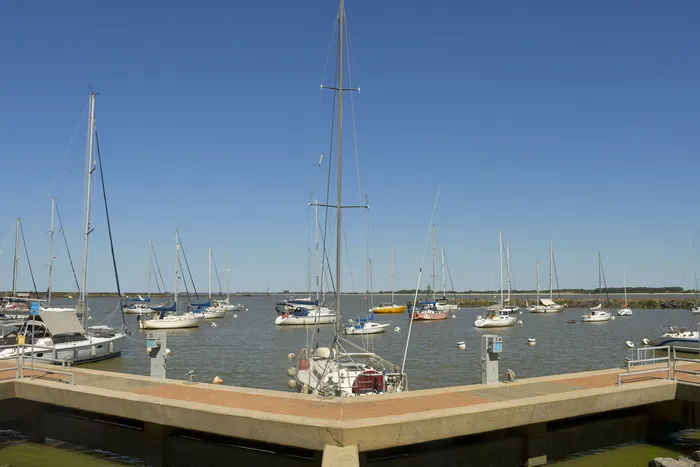 Atracadero de yates en Juan Lacaze. · Foto: Ignacio Dotti