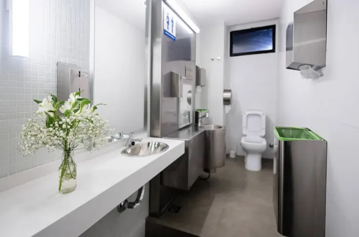 Foto principal del artículo 'Accesibilidad invisible: Junta Departamental de San José inauguró el primer baño para personas ostomizadas del país' · Foto: Gentileza Ostomizados.uy