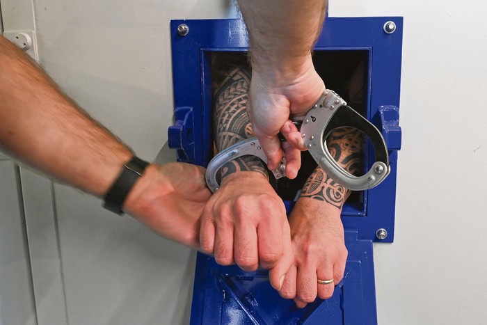 Una de las 50 celdas individuales para encarcelados por tráfico de drogas, el 14 de octubre de 2025, en el centro de prisión preventiva de Alençon-Condé-sur-Sarthe. · Foto: Jean-Francois Monier, AFP