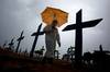 Tumbas de víctimas de Covid 19, en el cementerio Nuestra Señora Aparecida, en Manaos. · Foto: Michael Dantas, AFP Tumbas de víctimas de Covid 19, en el cementerio Nuestra Señora Aparecida, en Manaos. · Foto: Michael Dantas, AFP