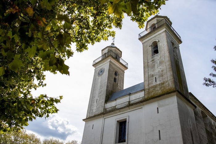 Basílica del Santísimo Sacramento, en el barrio histórico de Colonia del Sacramento (archivo, abril de 2023). · Foto: Ignacio Dotti