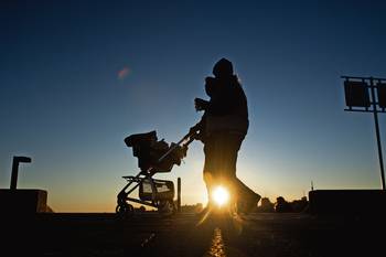 Foto principal del artículo 'Licencias por paternidad: Uruguay asoma la cabeza en el continente' · Foto: Gianni Schiaffarino