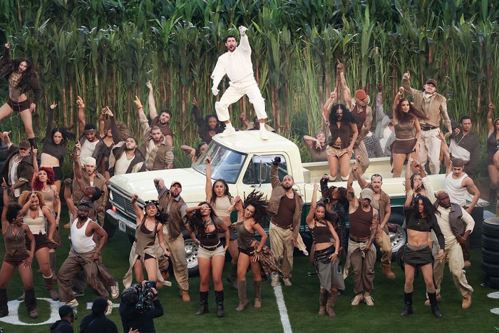 Bad Bunny durante el espectáculo de medio tiempo del Super Bowl LX, el 8 de febrero, en el Levi's Stadium de Santa Clara, California. · Foto: Patrick T. Fallon, AFP